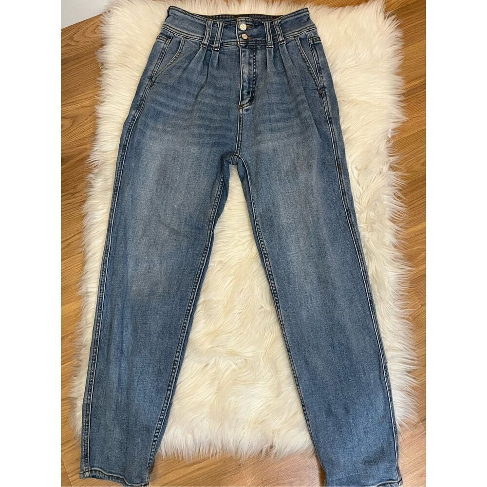 Anthropologie Pilcro Pleated High Rise Tapered Mom Jean 25